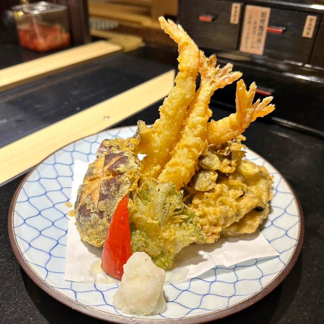 日本料理推薦｜台中市南屯區大漁迴轉壽司（創始店）｜零接觸平板點餐新鮮直送包廂，春季限定旬彩料理、創意美式壽司捲—極上盛合，一口入魂驚豔味蕾！