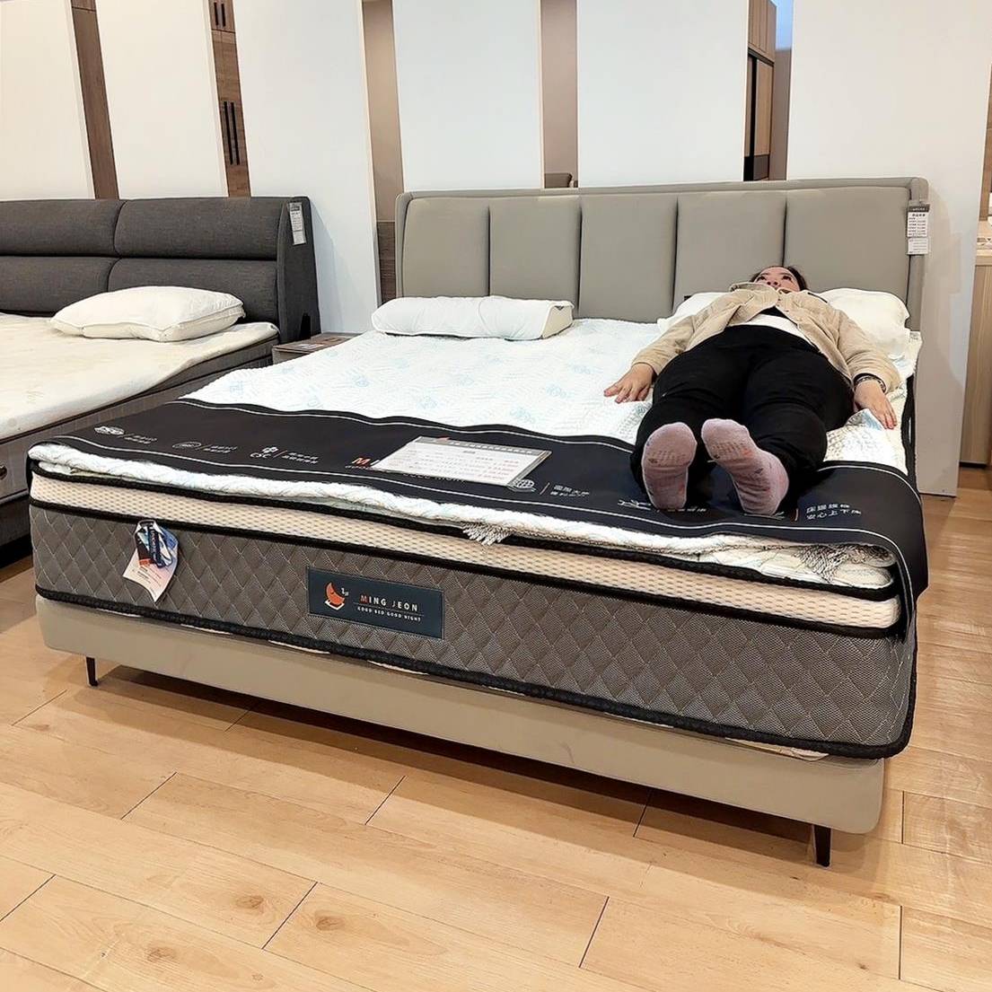 台南家具推薦|明久家具台南店|鄰近大橋火車站,台灣在地品牌,沙發、床墊工廠直營,價格親民、CP值高,客製化家具滿足客群需求! - 第62張圖 台南家具推薦|明久家具台南店|鄰近大橋火車站,台灣在地品牌,沙發、床墊工廠直營,價格親民、CP值高,客製化家具滿足客群需求!