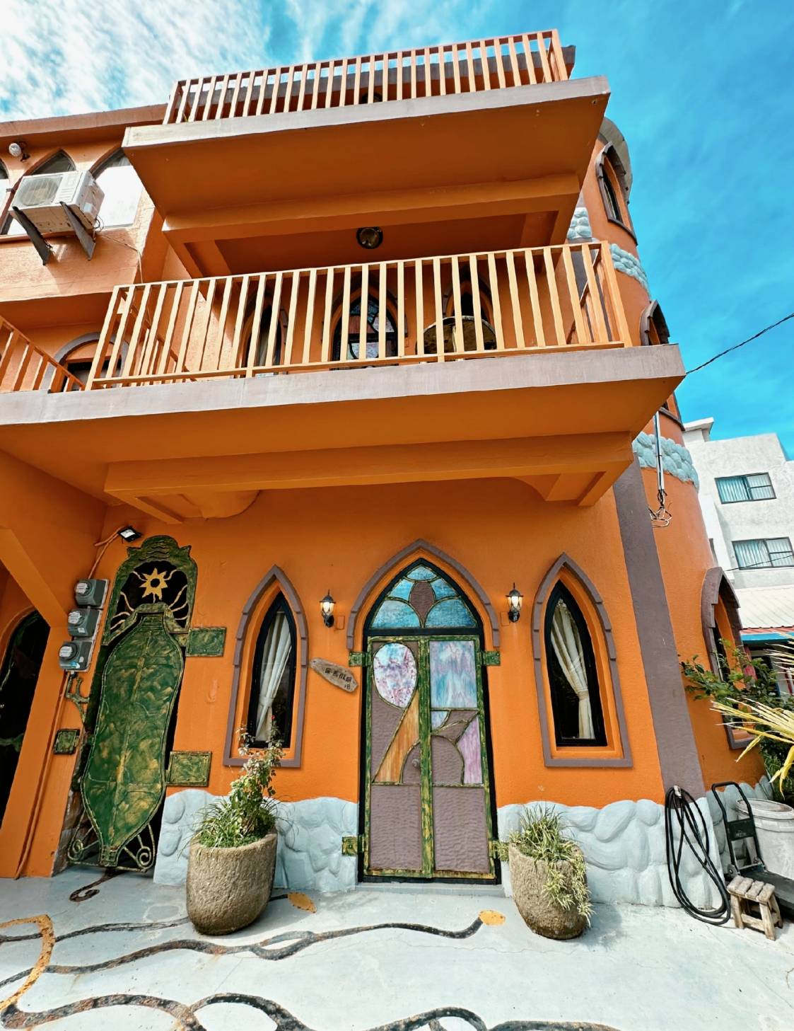 屏東縣恆春鎮住宿推薦|墾丁戀戀莎堡特色民宿|步行到船帆石沙灘僅三分鐘,彷彿置身歐洲,享受異國風情之戀戀莎堡特色民宿入住心得分享! - 第51張圖 屏東縣恆春鎮住宿推薦|墾丁戀戀莎堡特色民宿|步行到船帆石沙灘僅三分鐘,彷彿置身歐洲,享受異國風情之戀戀莎堡特色民宿入住心得分享!