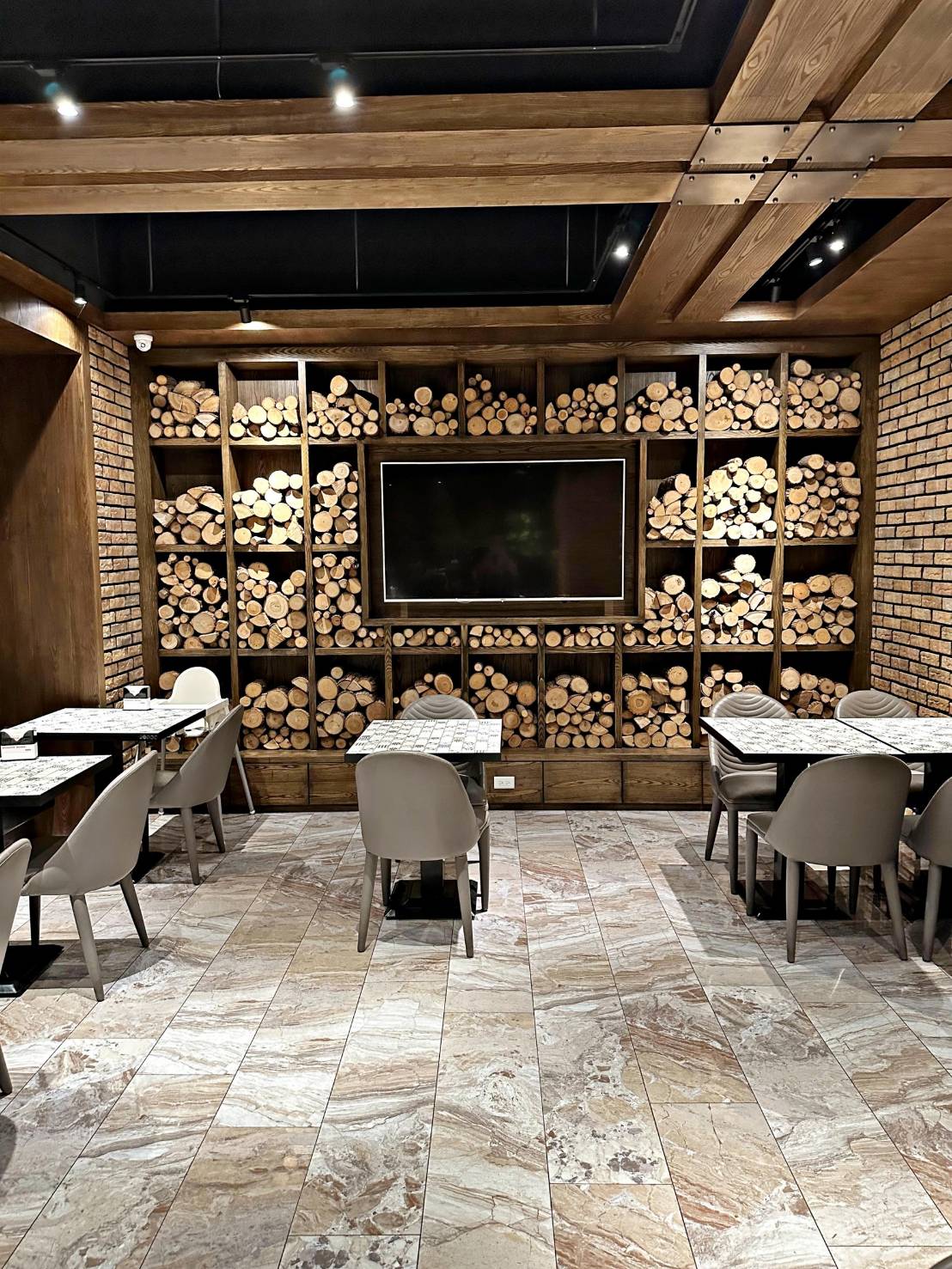 台中南區住宿推薦|挪威森林台中文創館|室內親子景點一玩上癮,忠孝夜市徒步1分鐘,吃喝玩樂生活機能方便,住宿環境徹底放鬆身心之挪威森林台中文創館入住心得分享! - 第77張圖 台中南區住宿推薦|挪威森林台中文創館|室內親子景點一玩上癮,忠孝夜市徒步1分鐘,吃喝玩樂生活機能方便,住宿環境徹底放鬆身心之挪威森林台中文創館入住心得分享!