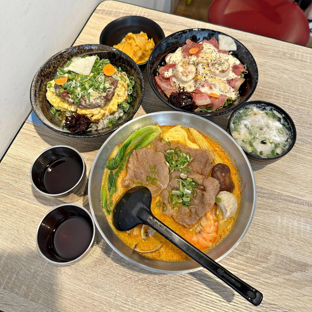 台南美味食記|丼煲處(丼燒24)|經典燒肉煲湯麵食、平價創意料理、湯品小菜佳餚之丼煲處美食饗宴! - 第32張圖 台南美味食記|丼煲處(丼燒24)|經典燒肉煲湯麵食、平價創意料理、湯品小菜佳餚之丼煲處美食饗宴!