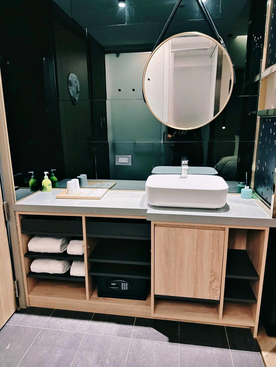 高雄市前金區住宿推薦｜高雄行旅 Hotel Leisure Kaohsiung｜高雄捷運前金站步行1分鐘，吃喝玩樂生活機能方便，盡享悠然愜意休閒時光之高雄行旅入住心得分享！