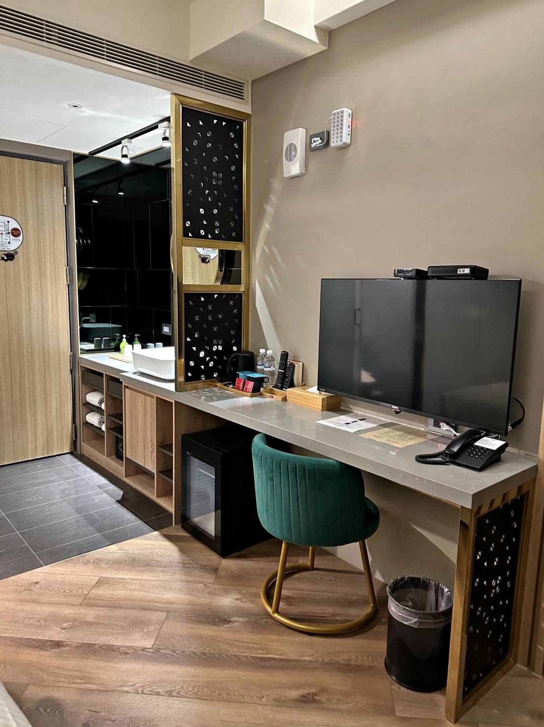 高雄市前金區住宿推薦｜高雄行旅 Hotel Leisure Kaohsiung｜高雄捷運前金站步行1分鐘，吃喝玩樂生活機能方便，盡享悠然愜意休閒時光之高雄行旅入住心得分享！