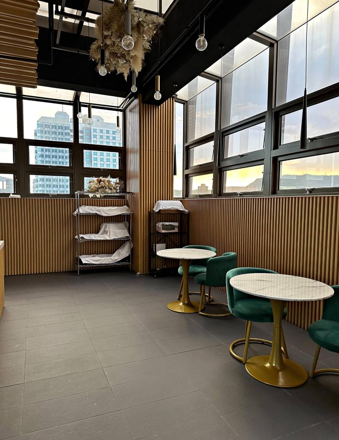 高雄市前金區住宿推薦｜高雄行旅 Hotel Leisure Kaohsiung｜高雄捷運前金站步行1分鐘，吃喝玩樂生活機能方便，盡享悠然愜意休閒時光之高雄行旅入住心得分享！