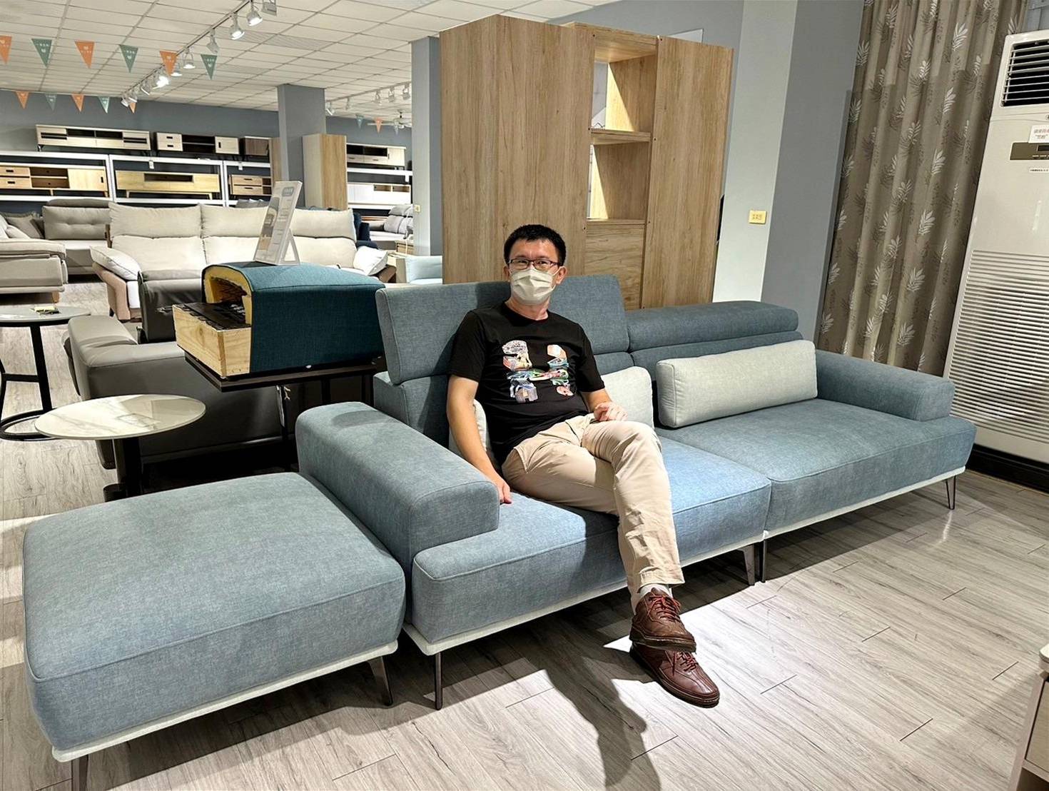 嘉義家具推薦｜明久家具嘉義旗艦店｜鄰近民雄火車站，台灣在地品牌，沙發、床墊工廠直營，價格親民、CP值高，客製化家具滿足客群需求！