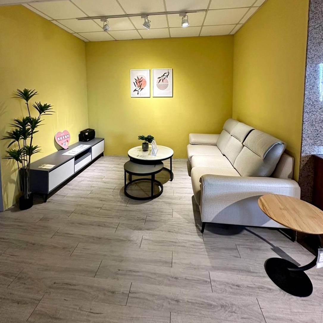 嘉義家具推薦｜明久家具嘉義旗艦店｜鄰近民雄火車站，台灣在地品牌，沙發、床墊工廠直營，價格親民、CP值高，客製化家具滿足客群需求！