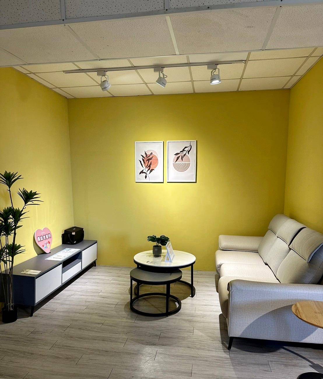 嘉義家具推薦｜明久家具嘉義旗艦店｜鄰近民雄火車站，台灣在地品牌，沙發、床墊工廠直營，價格親民、CP值高，客製化家具滿足客群需求！