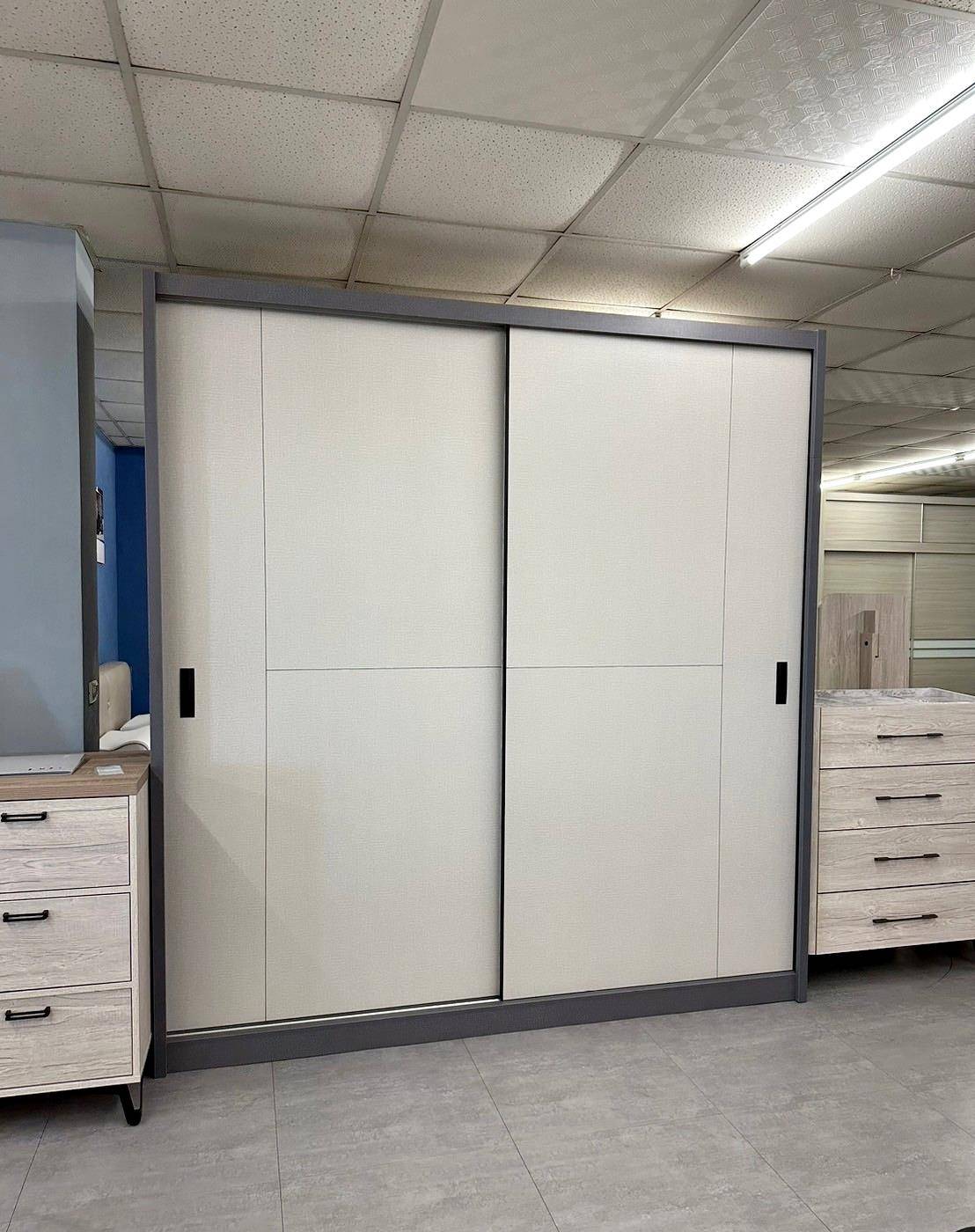 嘉義家具推薦｜明久家具嘉義旗艦店｜鄰近民雄火車站，台灣在地品牌，沙發、床墊工廠直營，價格親民、CP值高，客製化家具滿足客群需求！