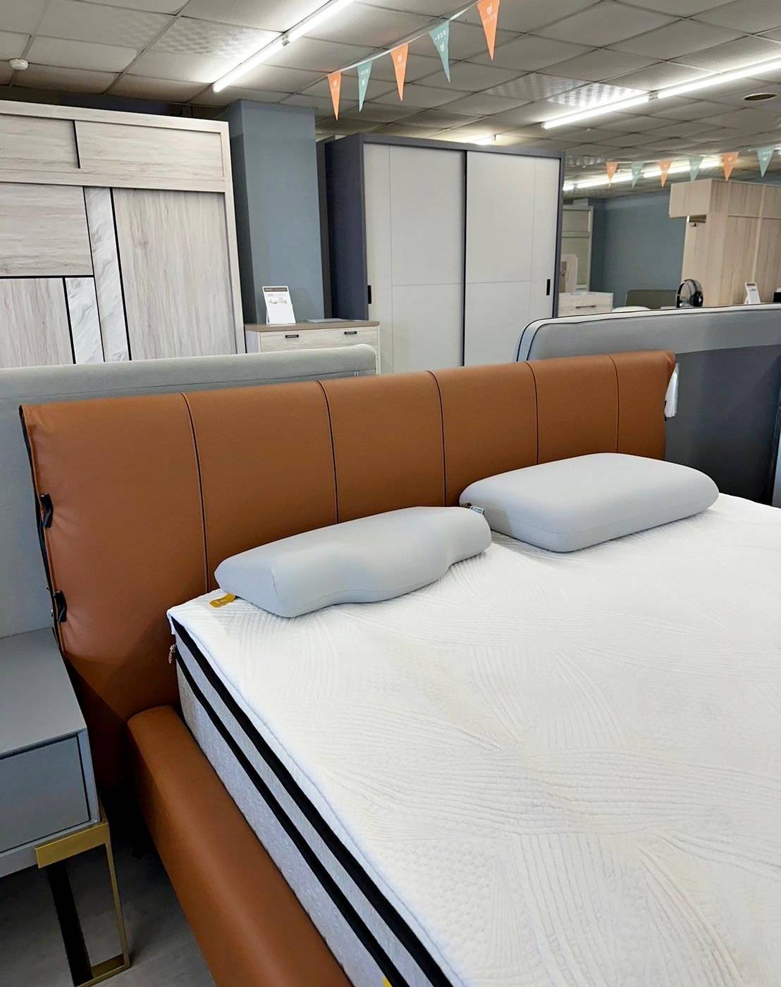 嘉義家具推薦｜明久家具嘉義旗艦店｜鄰近民雄火車站，台灣在地品牌，沙發、床墊工廠直營，價格親民、CP值高，客製化家具滿足客群需求！