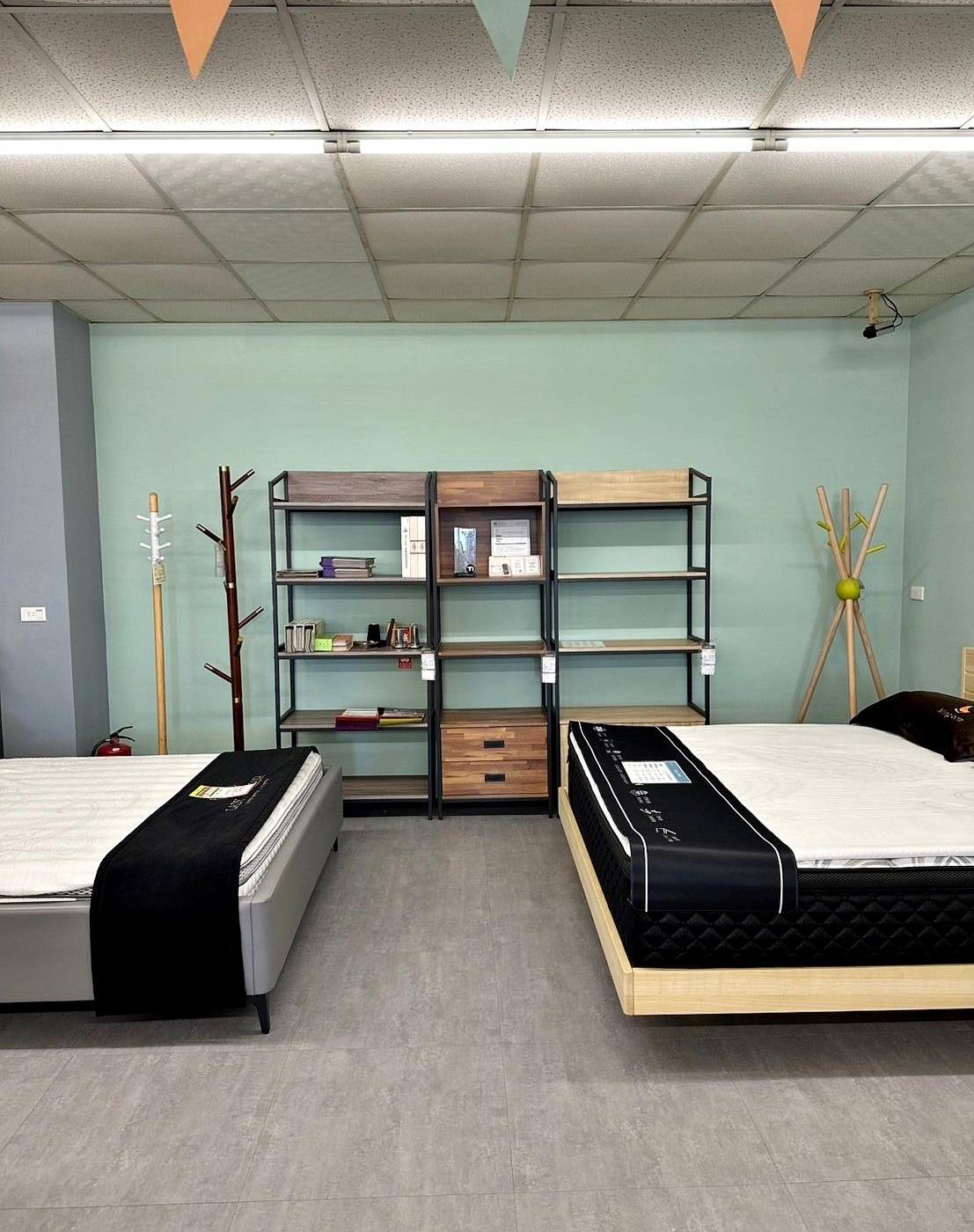 嘉義家具推薦｜明久家具嘉義旗艦店｜鄰近民雄火車站，台灣在地品牌，沙發、床墊工廠直營，價格親民、CP值高，客製化家具滿足客群需求！