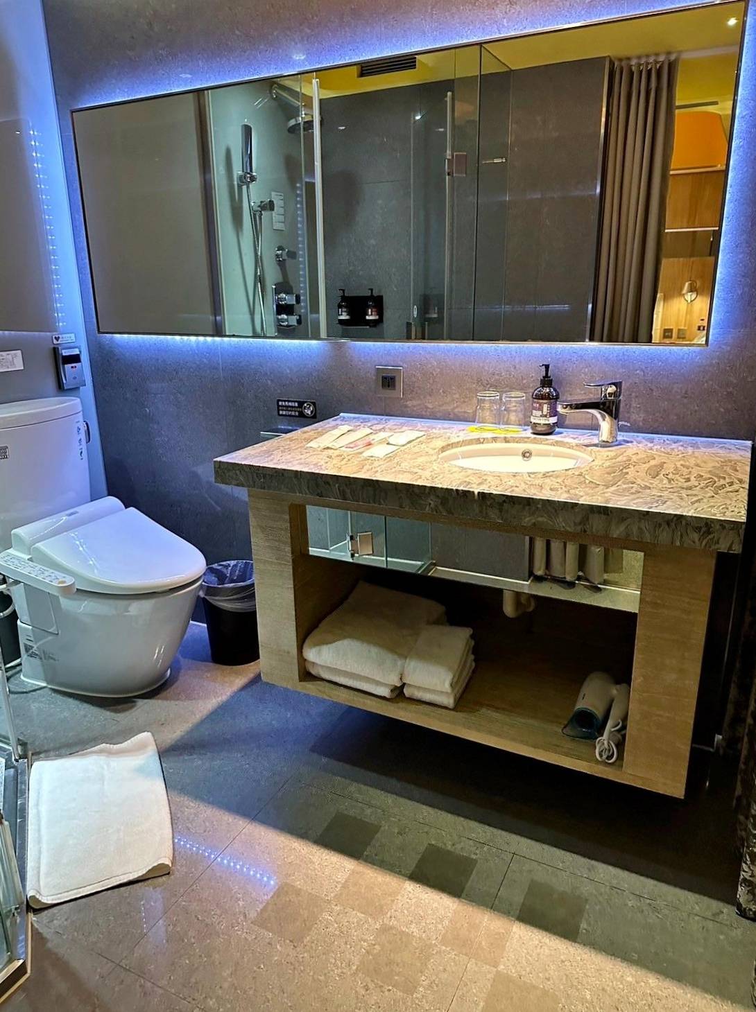 台北市萬華區住宿推薦｜薆悅酒店西寧館 Inhouse Hotel Taipei｜台北捷運西門町站步行5分鐘，吃喝玩樂生活機能方便，盡享靜謐雅致住宿氛圍之薆悅酒店西寧館開箱分享！