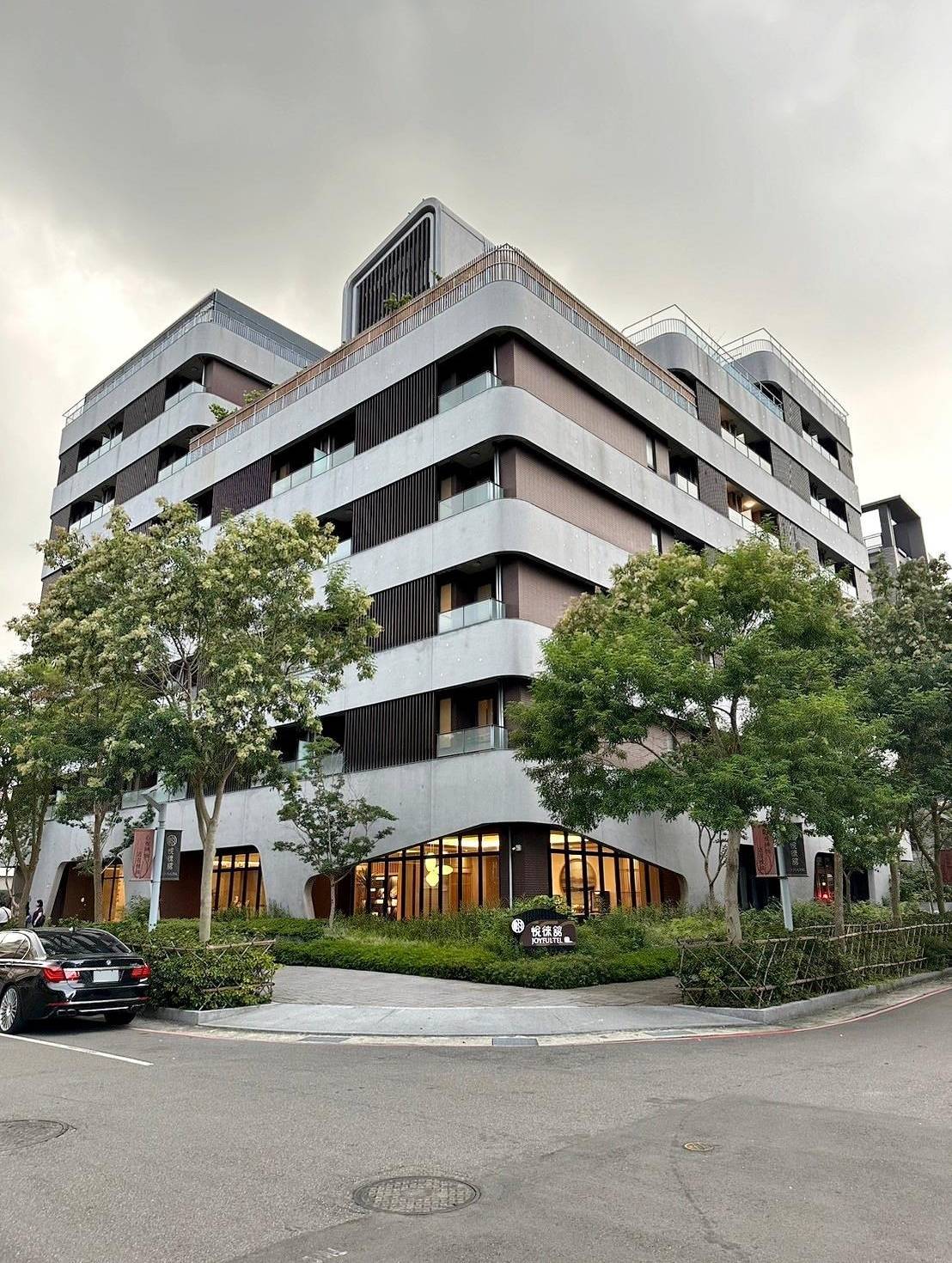 桃園市龜山區住宿推薦｜悅徠舘商務飯店JOYFULTEL｜機場捷運長庚醫院站步行17分鐘，旅人尊享多樣服務設施，享受舒適如家溫馨氛圍之悅徠舘開箱分享！