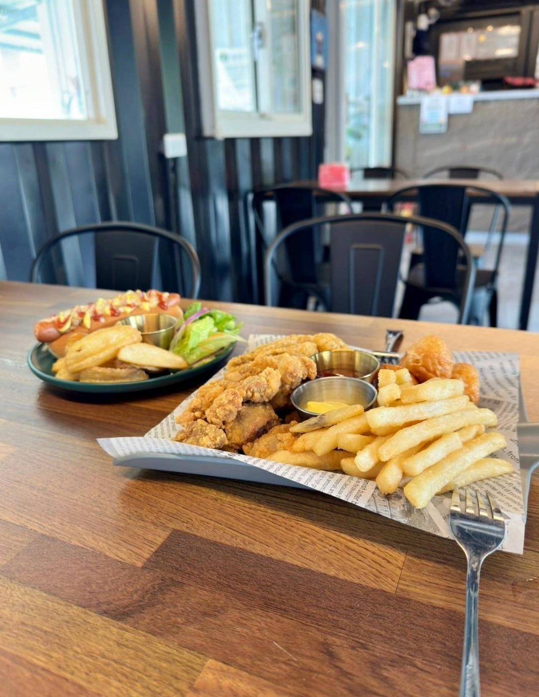 台中寵物聚會包場推薦｜台中市南屯區動物空間Animal Space寵物友善餐廳｜毛孩專屬戲水泳池、大片草皮開心奔跑、精緻美味輕食餐點，帶著毛小孩一起來玩樂！