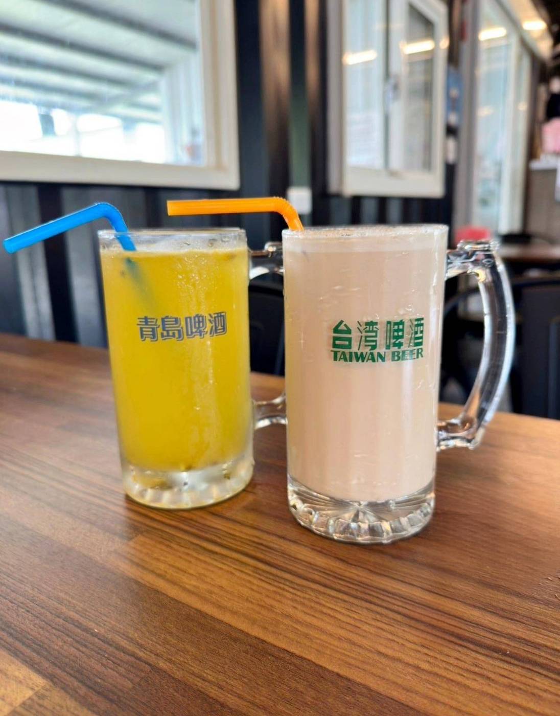 台中寵物聚會包場推薦｜台中市南屯區動物空間Animal Space寵物友善餐廳｜毛孩專屬戲水泳池、大片草皮開心奔跑、精緻美味輕食餐點，帶著毛小孩一起來玩樂！