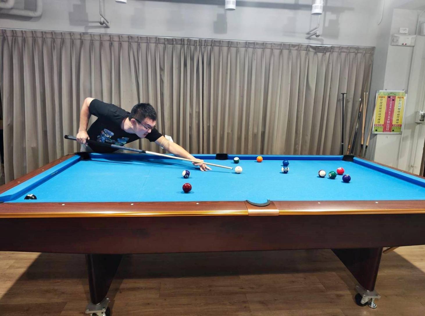 桃園市龜山區住宿推薦｜悅徠舘商務飯店JOYFULTEL｜機場捷運長庚醫院站步行17分鐘，旅人尊享多樣服務設施，享受舒適如家溫馨氛圍之悅徠舘開箱分享！