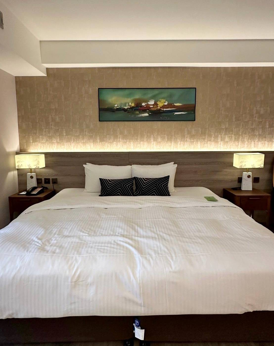 桃園市龜山區住宿推薦｜悅徠舘商務飯店JOYFULTEL｜機場捷運長庚醫院站步行17分鐘，旅人尊享多樣服務設施，享受舒適如家溫馨氛圍之悅徠舘開箱分享！