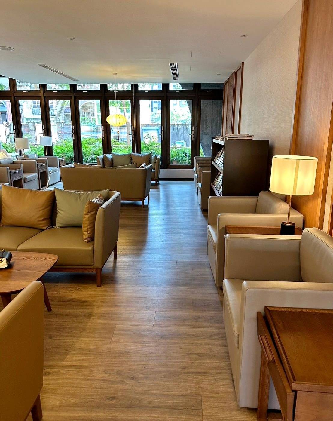 桃園市龜山區住宿推薦｜悅徠舘商務飯店JOYFULTEL｜機場捷運長庚醫院站步行17分鐘，旅人尊享多樣服務設施，享受舒適如家溫馨氛圍之悅徠舘開箱分享！