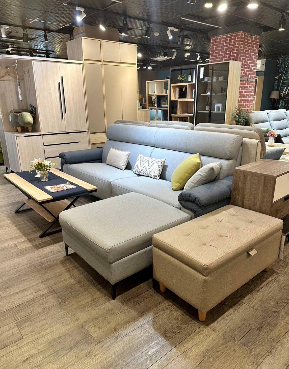 新北家具推薦｜億家具批發倉庫新莊店｜台灣製造平價精品家具，工廠直營客製化沙發，人人可享批發價，打造舒適質感居家生活！