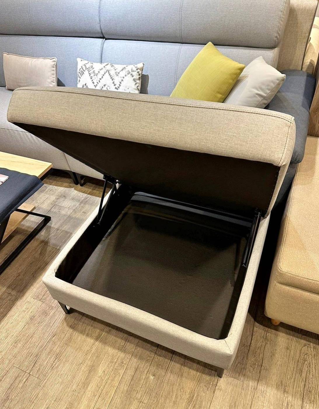 新北家具推薦｜億家具批發倉庫新莊店｜台灣製造平價精品家具，工廠直營客製化沙發，人人可享批發價，打造舒適質感居家生活！