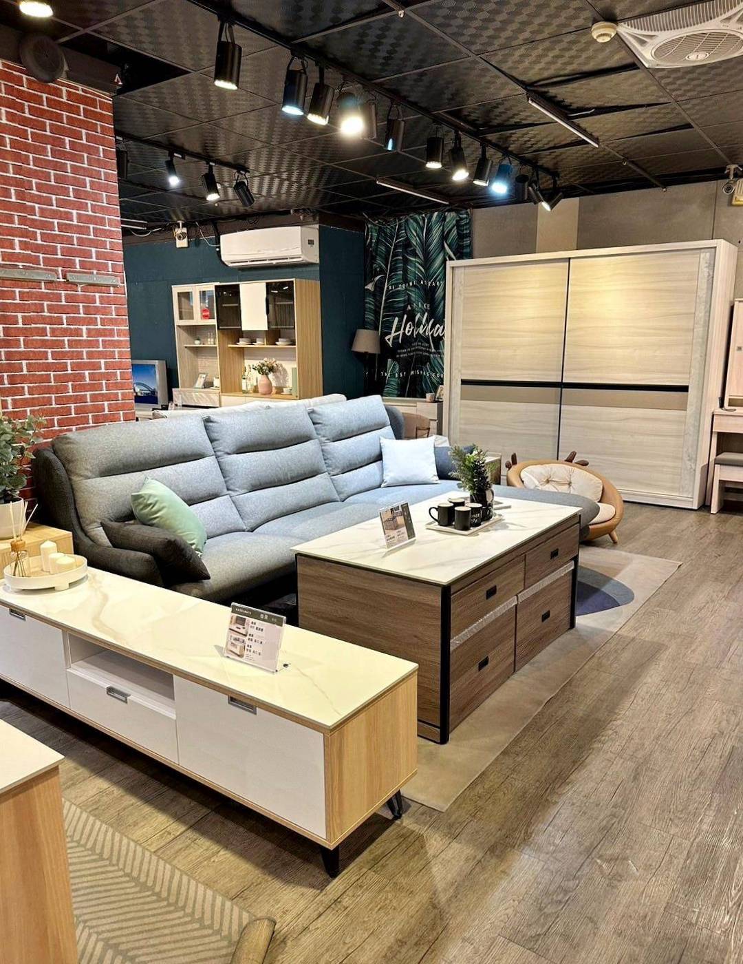 新北家具推薦｜億家具批發倉庫新莊店｜台灣製造平價精品家具，工廠直營客製化沙發，人人可享批發價，打造舒適質感居家生活！