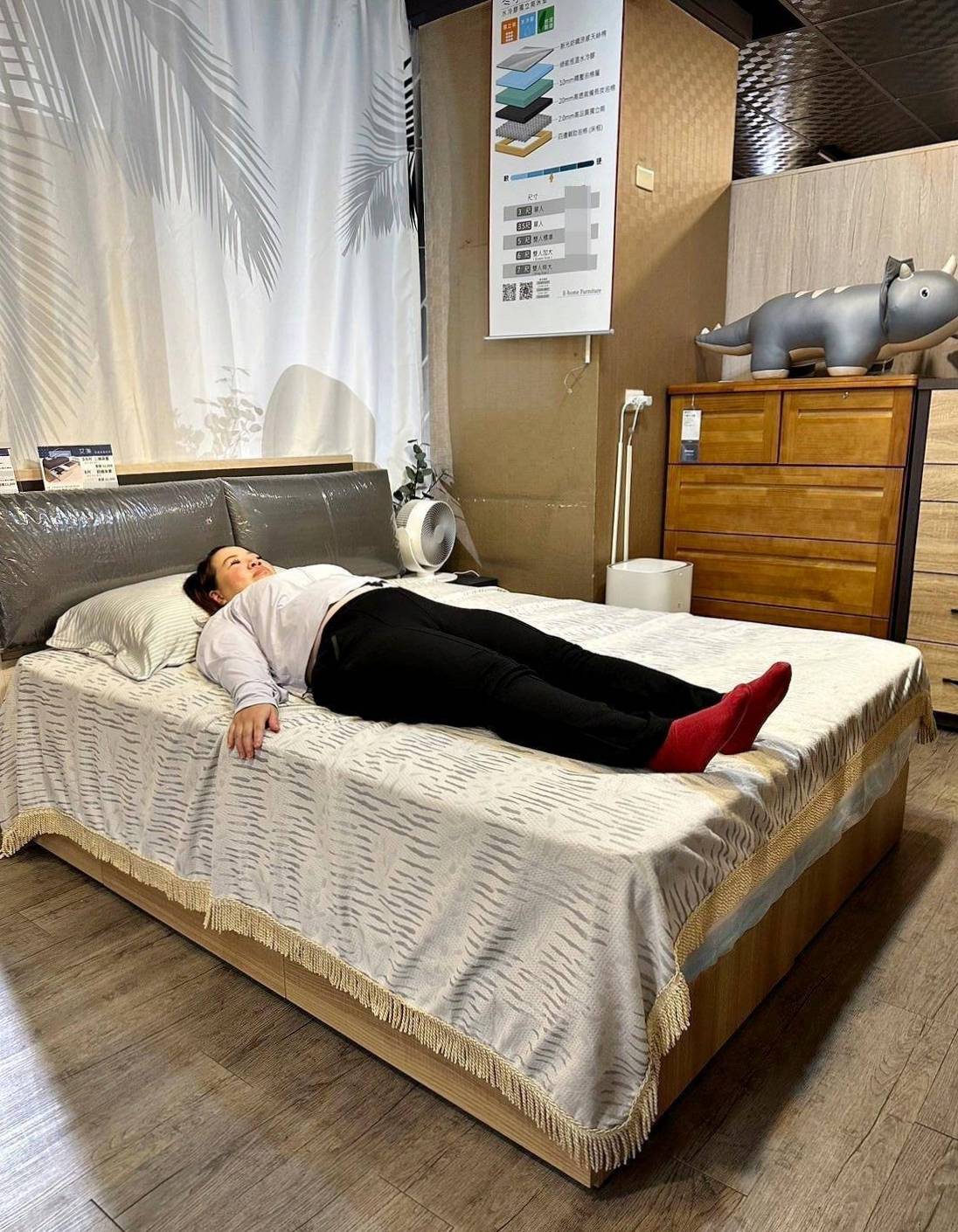 新北家具推薦｜億家具批發倉庫新莊店｜台灣製造平價精品家具，工廠直營客製化沙發，人人可享批發價，打造舒適質感居家生活！