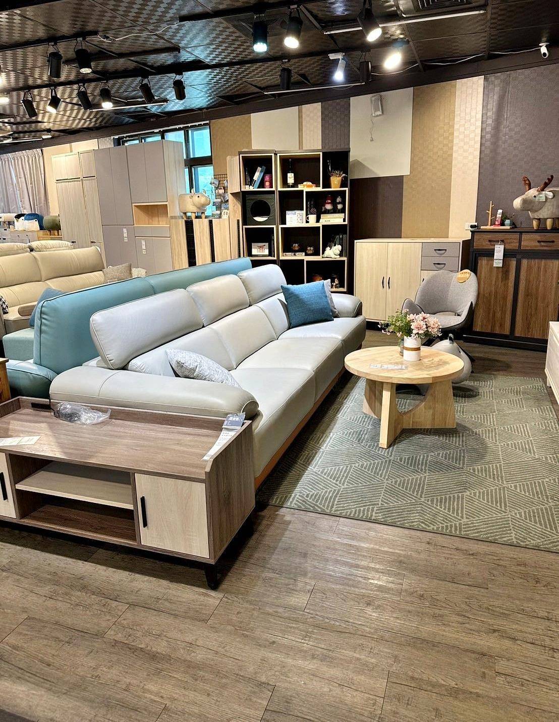 新北家具推薦｜億家具批發倉庫新莊店｜台灣製造平價精品家具，工廠直營客製化沙發，人人可享批發價，打造舒適質感居家生活！