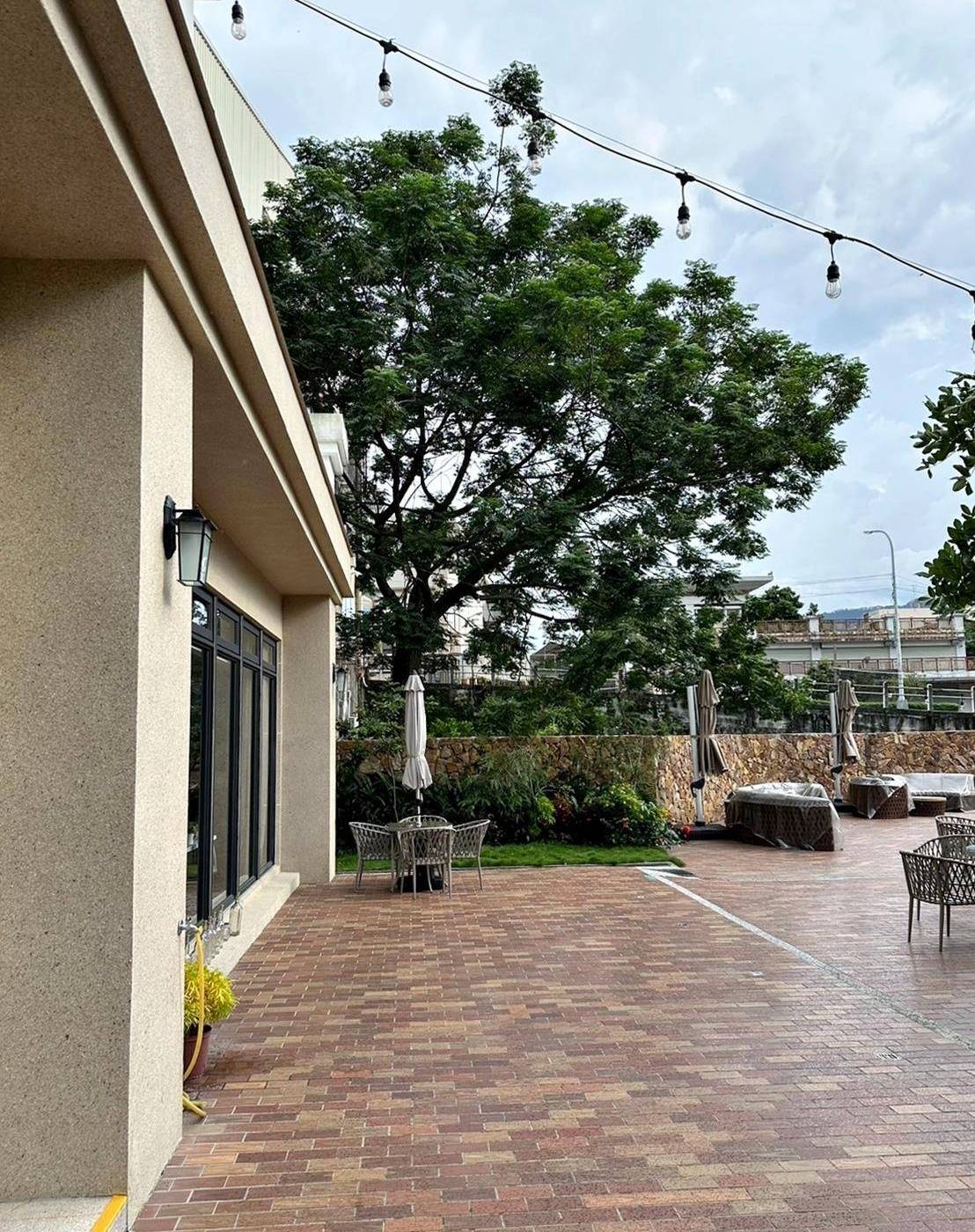 南投縣水里鄉住宿推薦｜福容徠旅水里店｜福容大飯店創建的輕旅品牌，坐擁山林裡的藝術旅店，遠離塵囂四周山林環繞之福容徠旅水里店開箱分享！