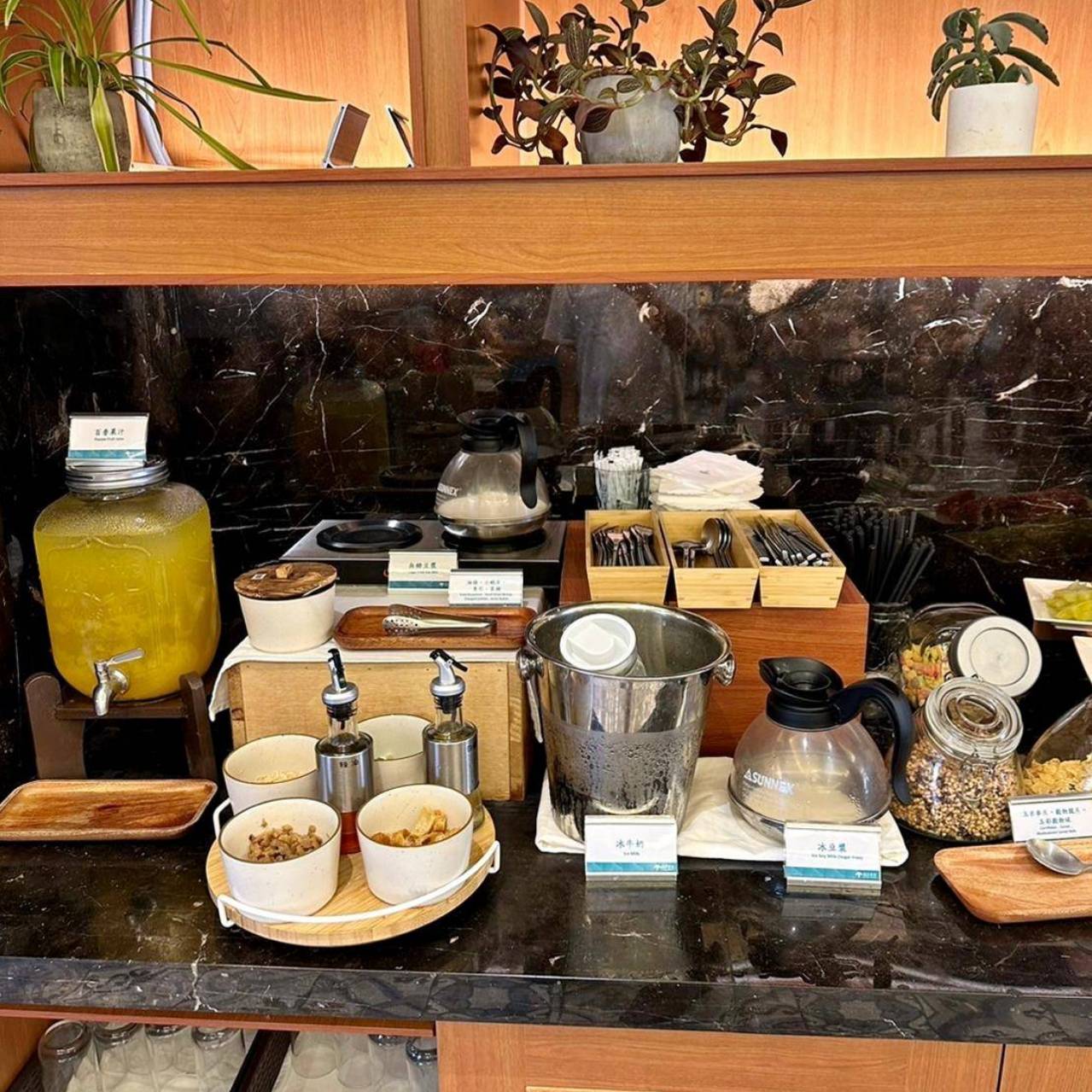 南投縣水里鄉住宿推薦｜福容徠旅水里店｜福容大飯店創建的輕旅品牌，坐擁山林裡的藝術旅店，遠離塵囂四周山林環繞之福容徠旅水里店開箱分享！