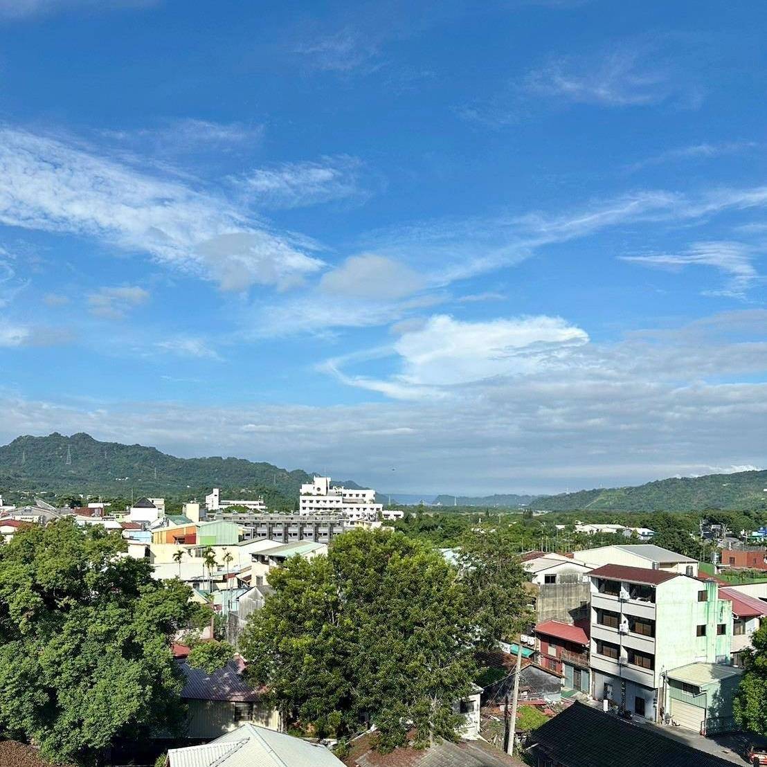南投縣水里鄉住宿推薦｜福容徠旅水里店｜福容大飯店創建的輕旅品牌，坐擁山林裡的藝術旅店，遠離塵囂四周山林環繞之福容徠旅水里店開箱分享！