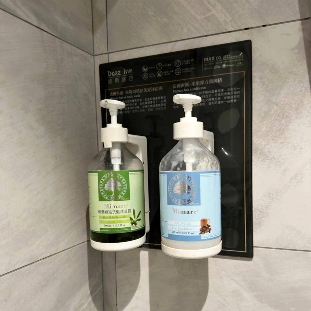 台中西屯區住宿推薦｜達斯旅店Dazz inn｜提供住宿客免費停車場，匠心獨具童繪主題多種客房，下樓走出去即逢甲夜市，吃喝玩樂生活機能方便之達斯旅店入住心得分享！