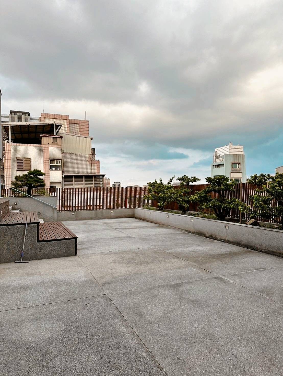 桃園市龜山區住宿推薦｜悅徠舘商務飯店JOYFULTEL｜機場捷運長庚醫院站步行17分鐘，旅人尊享多樣服務設施，享受舒適如家溫馨氛圍之悅徠舘開箱分享！