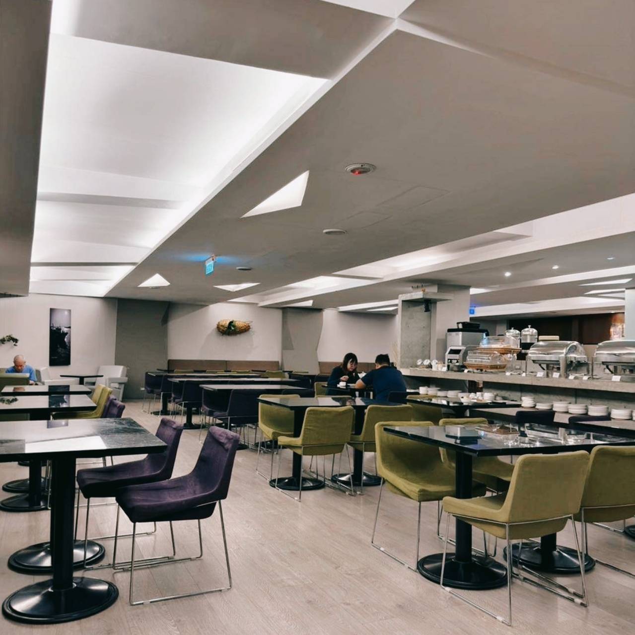 台中西區住宿推薦｜承億文旅台中鳥日子｜平價住宿附停車場、早餐豐富讓人驚艷、滿滿設計風格、賦予寧靜閒逸自在的氛圍之承億文旅台中鳥日子入住心得分享！