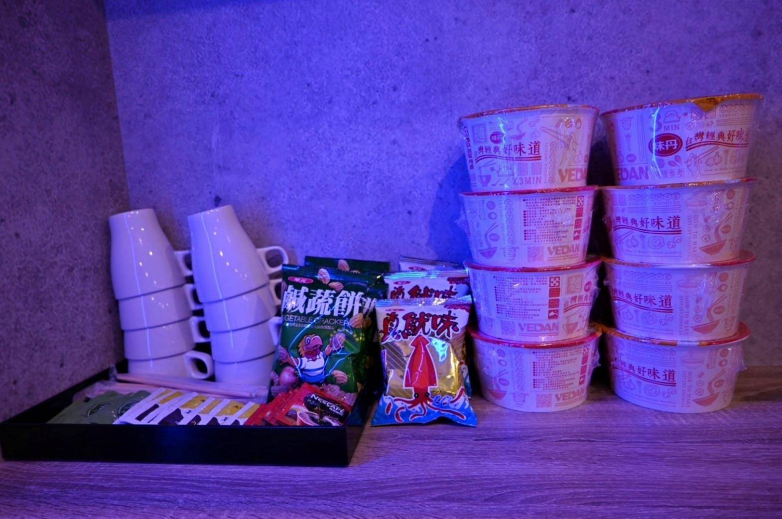 南投縣名間鄉住宿推薦｜雅薇漫旅行館｜超大獨立車庫精品旅館，現代兼具美學設計風格，舒適裝潢打造特色房型之雅薇漫旅行館入住心得分享！