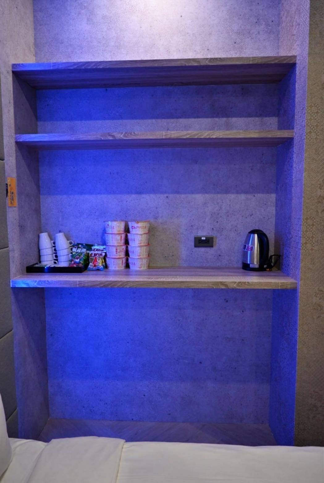 南投縣名間鄉住宿推薦｜雅薇漫旅行館｜超大獨立車庫精品旅館，現代兼具美學設計風格，舒適裝潢打造特色房型之雅薇漫旅行館入住心得分享！