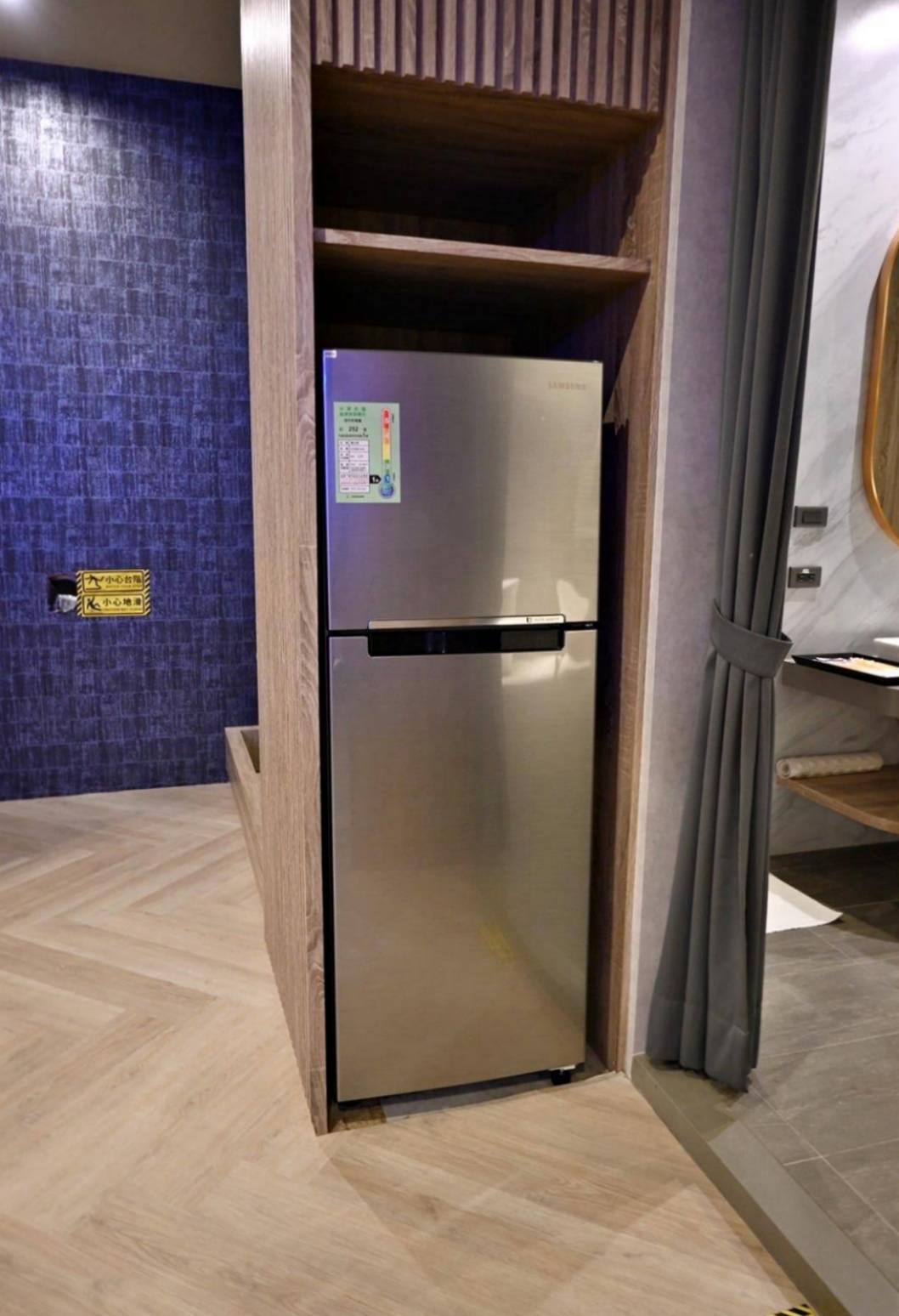 南投縣名間鄉住宿推薦｜雅薇漫旅行館｜超大獨立車庫精品旅館，現代兼具美學設計風格，舒適裝潢打造特色房型之雅薇漫旅行館入住心得分享！