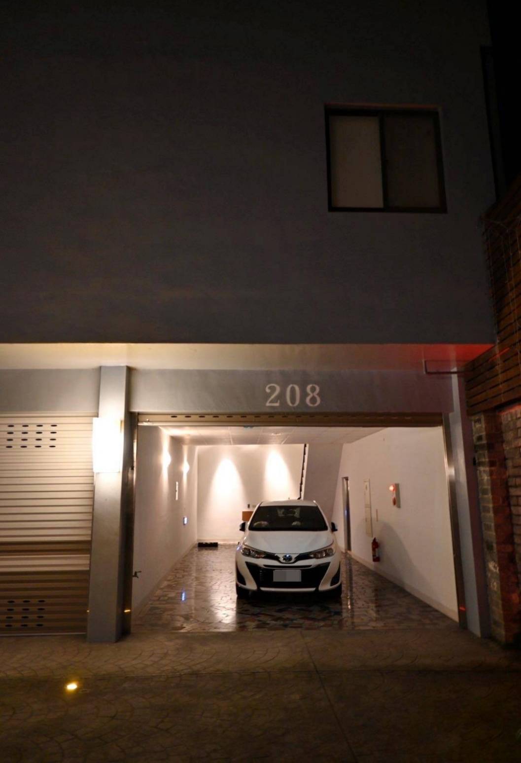 南投縣名間鄉住宿推薦｜雅薇漫旅行館｜超大獨立車庫精品旅館，現代兼具美學設計風格，舒適裝潢打造特色房型之雅薇漫旅行館入住心得分享！