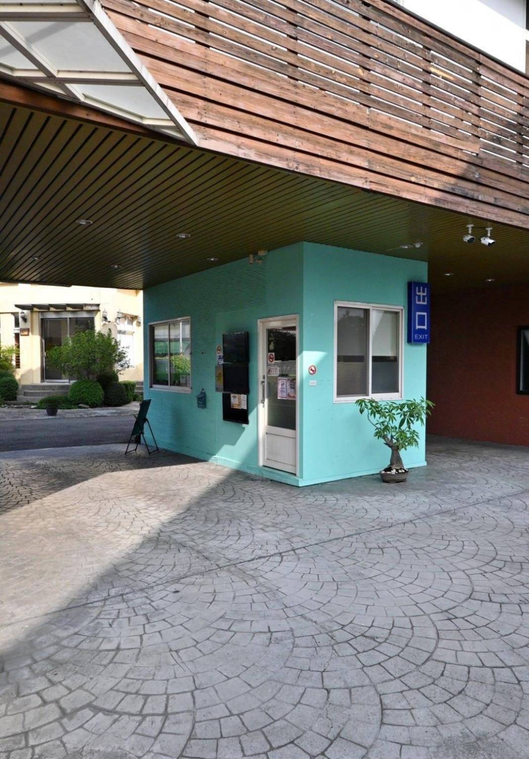 南投縣名間鄉住宿推薦｜雅薇漫旅行館｜超大獨立車庫精品旅館，現代兼具美學設計風格，舒適裝潢打造特色房型之雅薇漫旅行館入住心得分享！