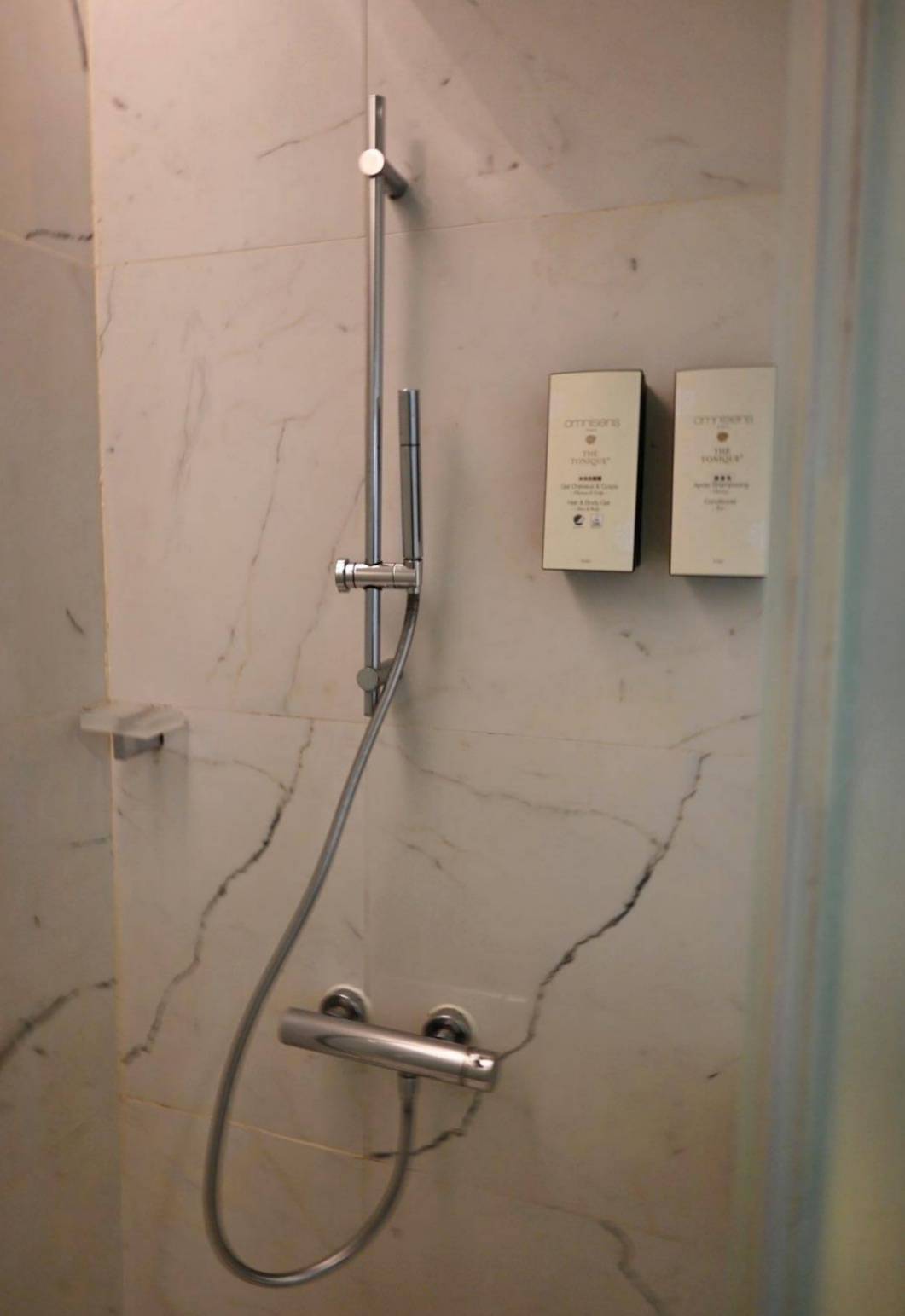 南投縣魚池鄉日月潭住宿推薦｜日月潭飯店晶澤會館THE CRYSTAL RESORT｜伊達邵商店街旁、一覽日月潭絕美湖景、媲美星級料理、亞覓湖景餐酒館美食應有盡有之晶澤會館一泊二食開箱分享！