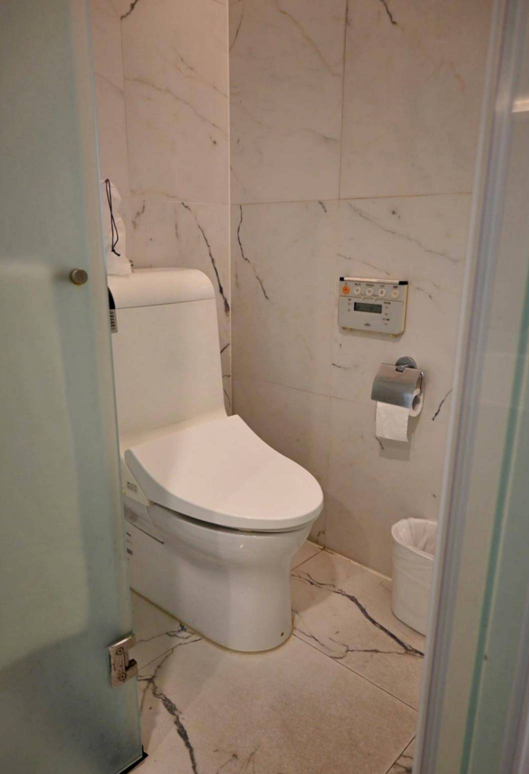 南投縣魚池鄉日月潭住宿推薦｜日月潭飯店晶澤會館THE CRYSTAL RESORT｜伊達邵商店街旁、一覽日月潭絕美湖景、媲美星級料理、亞覓湖景餐酒館美食應有盡有之晶澤會館一泊二食開箱分享！