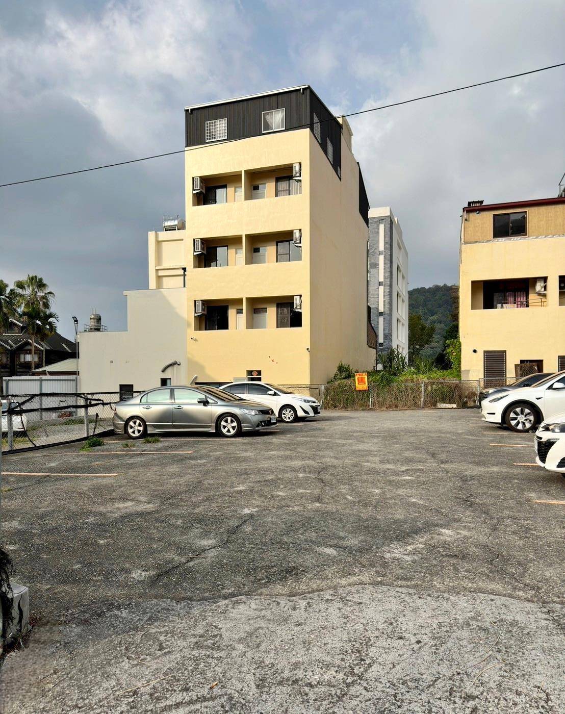 南投縣魚池鄉日月潭住宿推薦｜日月潭飯店晶澤會館THE CRYSTAL RESORT｜伊達邵商店街旁、一覽日月潭絕美湖景、媲美星級料理、亞覓湖景餐酒館美食應有盡有之晶澤會館一泊二食開箱分享！