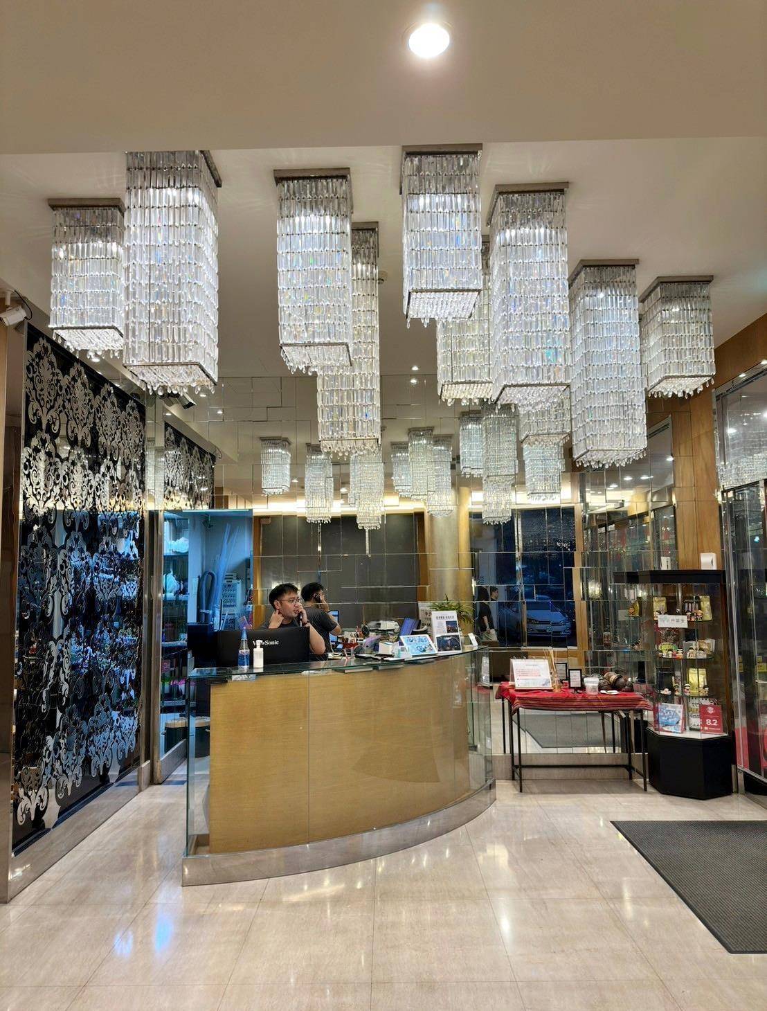 南投縣魚池鄉日月潭住宿推薦｜日月潭飯店晶澤會館THE CRYSTAL RESORT｜伊達邵商店街旁、一覽日月潭絕美湖景、媲美星級料理、亞覓湖景餐酒館美食應有盡有之晶澤會館一泊二食開箱分享！