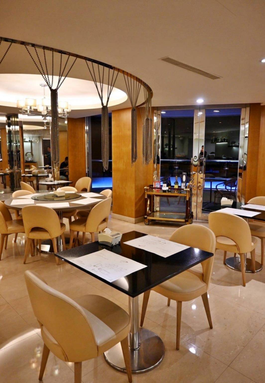 南投縣魚池鄉日月潭住宿推薦｜日月潭飯店晶澤會館THE CRYSTAL RESORT｜伊達邵商店街旁、一覽日月潭絕美湖景、媲美星級料理、亞覓湖景餐酒館美食應有盡有之晶澤會館一泊二食開箱分享！