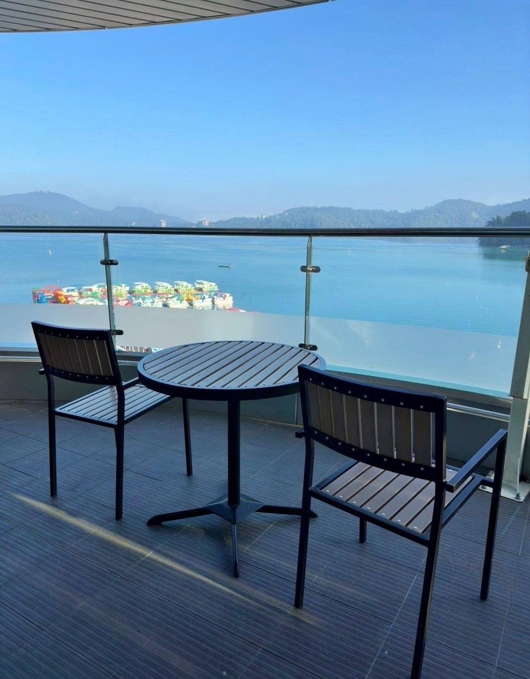 南投縣魚池鄉日月潭住宿推薦｜日月潭飯店晶澤會館THE CRYSTAL RESORT｜伊達邵商店街旁、一覽日月潭絕美湖景、媲美星級料理、亞覓湖景餐酒館美食應有盡有之晶澤會館一泊二食開箱分享！