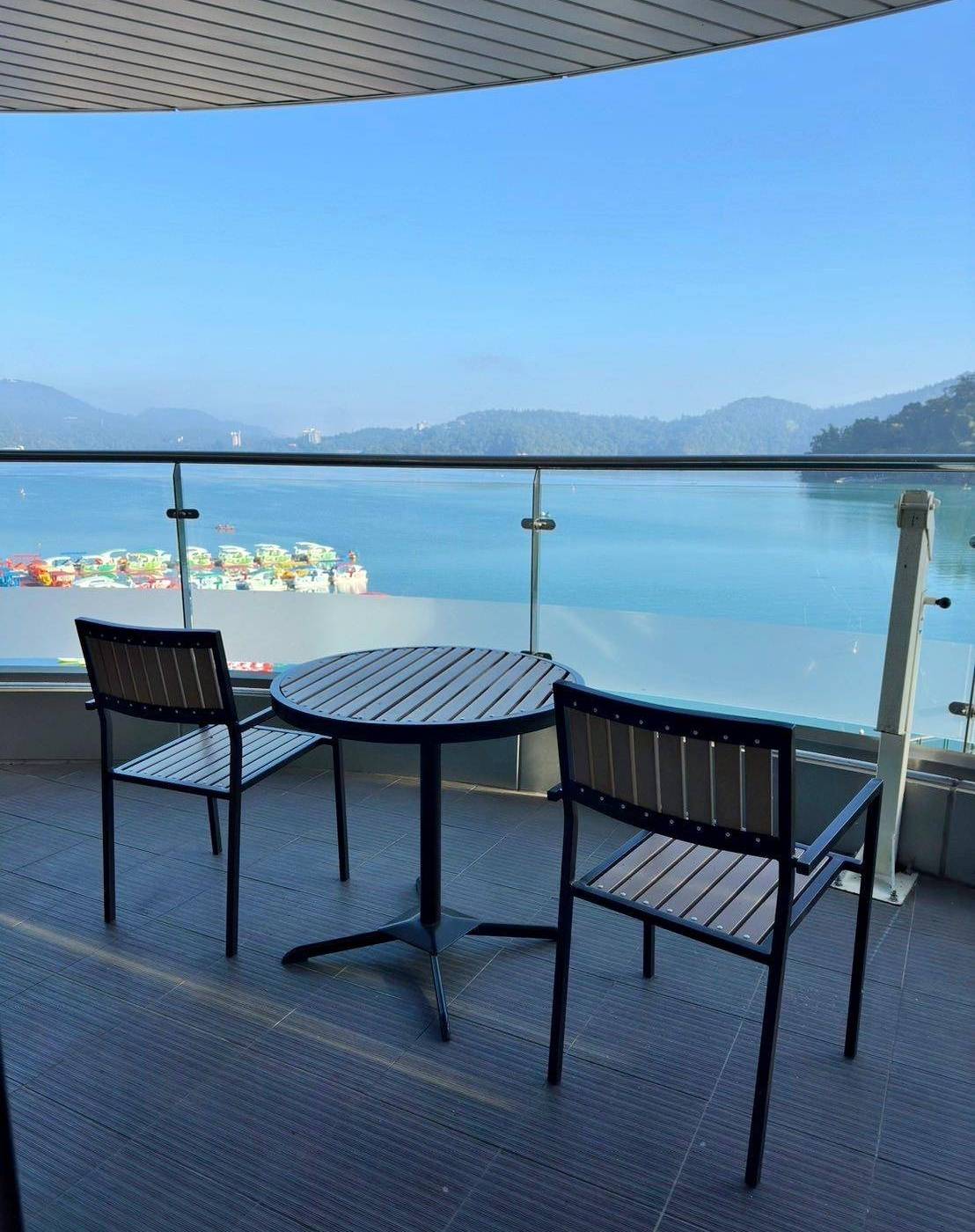 南投縣魚池鄉日月潭住宿推薦｜日月潭飯店晶澤會館THE CRYSTAL RESORT｜伊達邵商店街旁、一覽日月潭絕美湖景、媲美星級料理、亞覓湖景餐酒館美食應有盡有之晶澤會館一泊二食開箱分享！