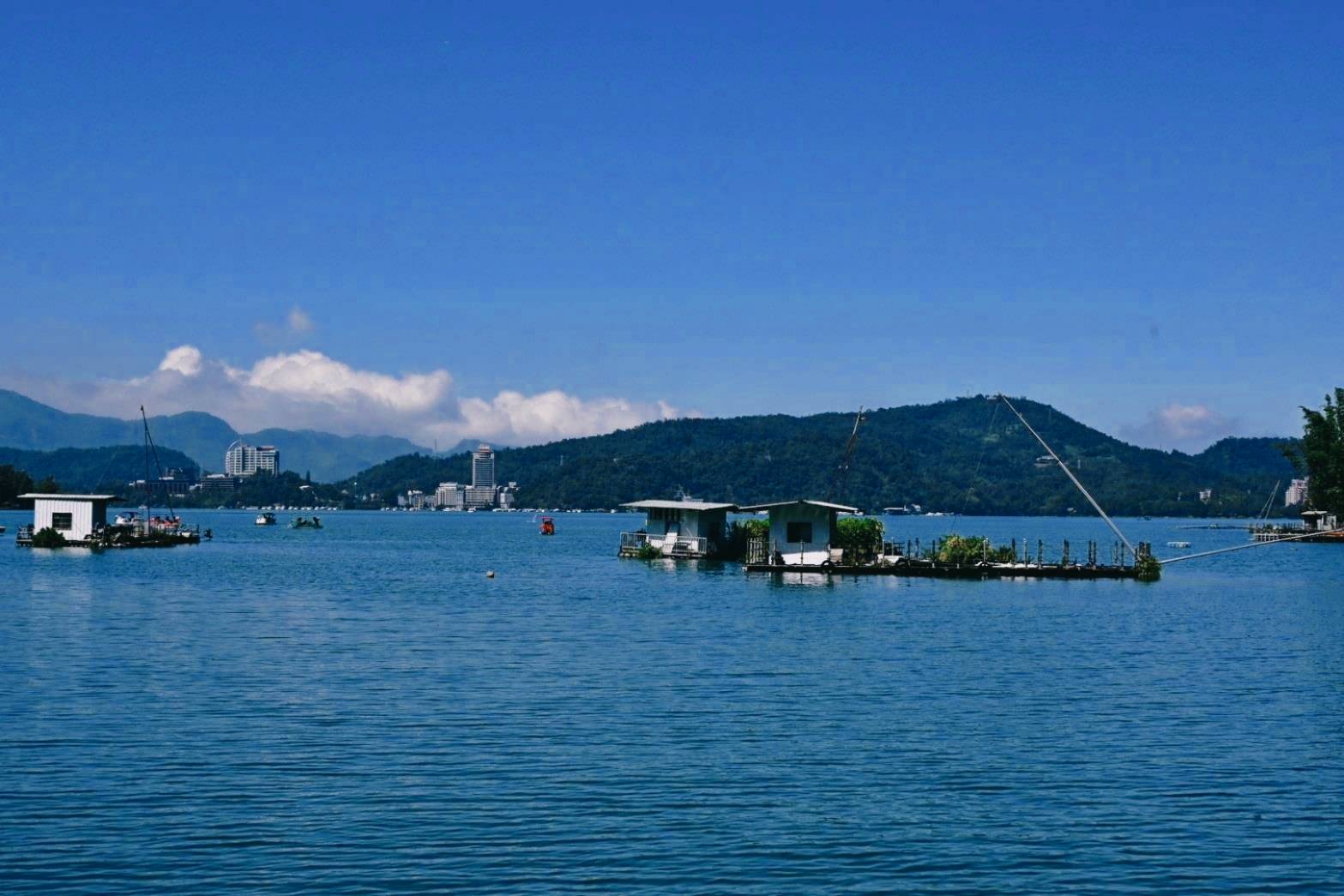 南投縣魚池鄉日月潭住宿推薦｜日月潭飯店晶澤會館THE CRYSTAL RESORT｜伊達邵商店街旁、一覽日月潭絕美湖景、媲美星級料理、亞覓湖景餐酒館美食應有盡有之晶澤會館一泊二食開箱分享！