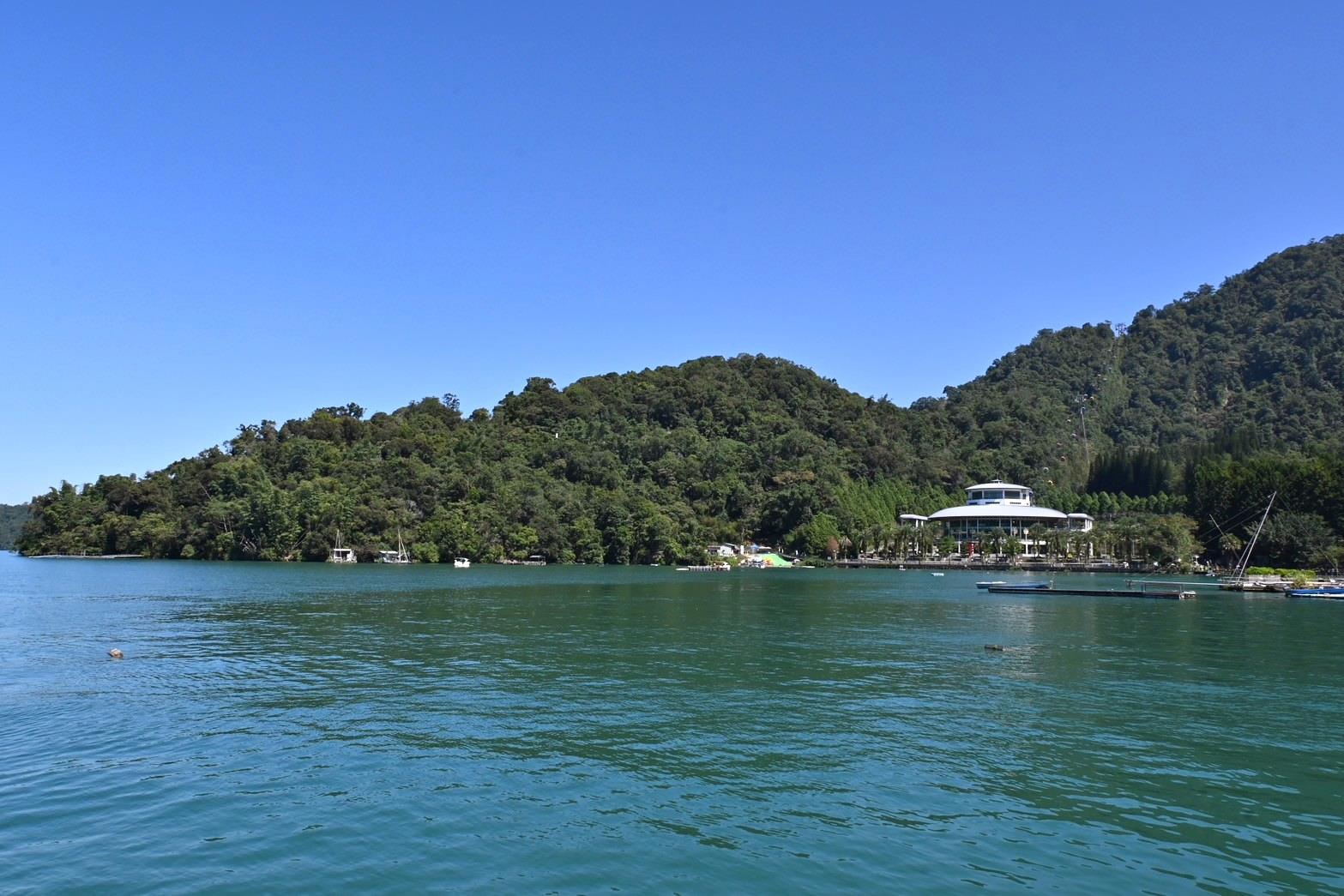 南投縣魚池鄉日月潭住宿推薦｜日月潭飯店晶澤會館THE CRYSTAL RESORT｜伊達邵商店街旁、一覽日月潭絕美湖景、媲美星級料理、亞覓湖景餐酒館美食應有盡有之晶澤會館一泊二食開箱分享！