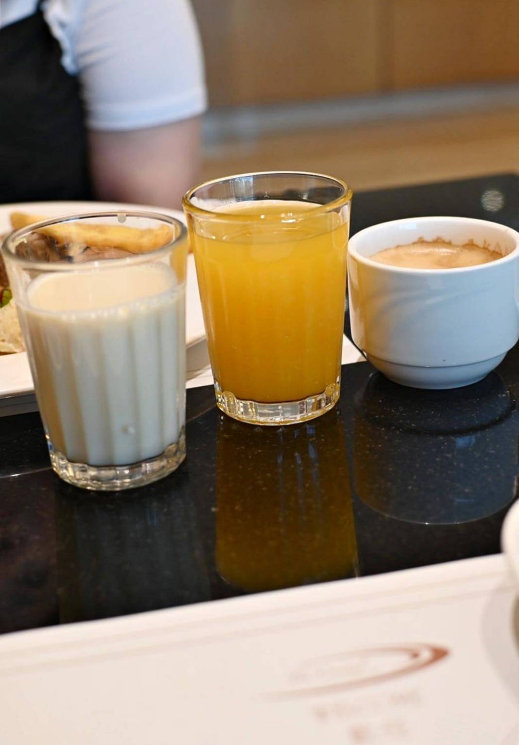 南投縣魚池鄉日月潭住宿推薦｜日月潭飯店晶澤會館THE CRYSTAL RESORT｜伊達邵商店街旁、一覽日月潭絕美湖景、媲美星級料理、亞覓湖景餐酒館美食應有盡有之晶澤會館一泊二食開箱分享！