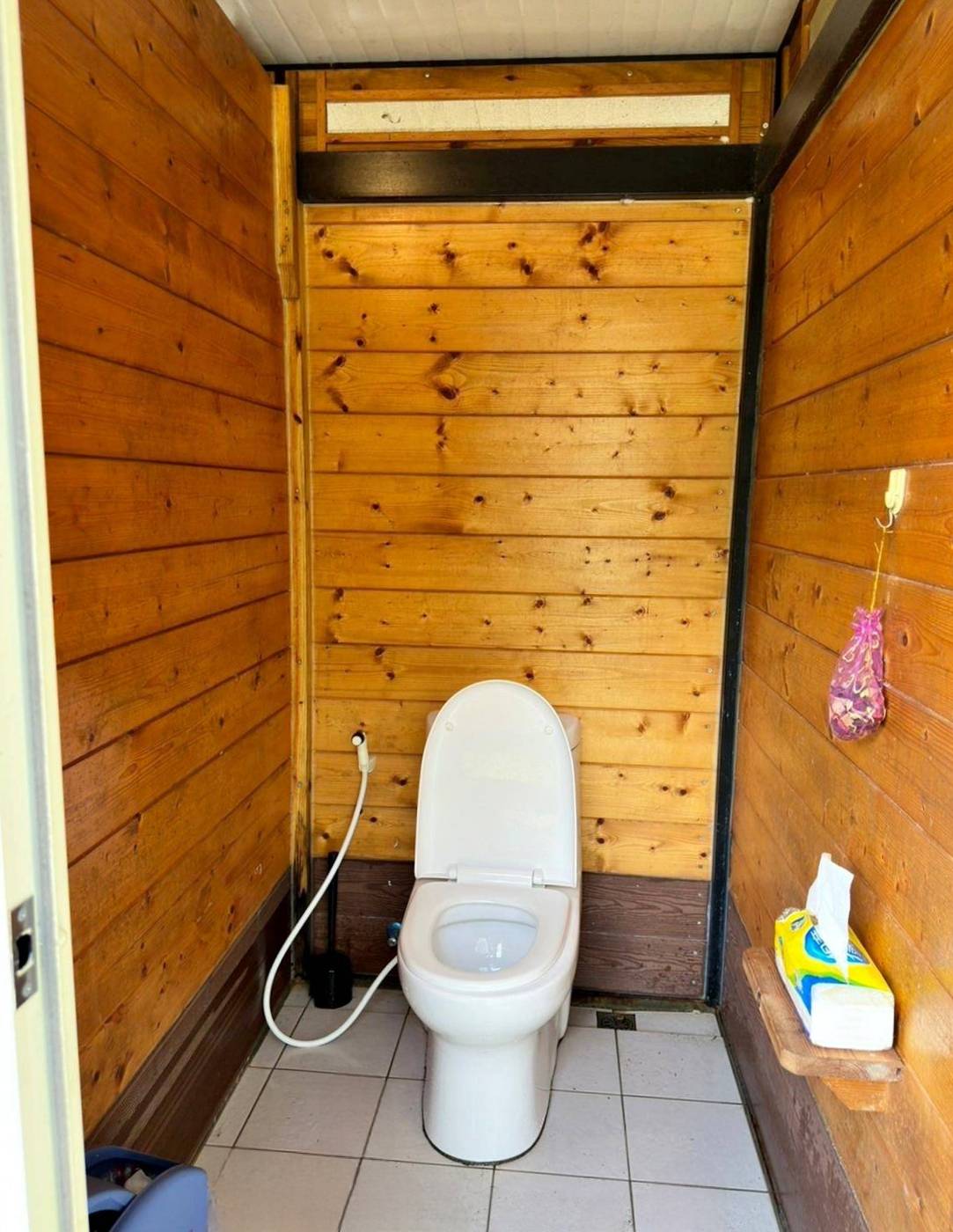 桃園市復興區露營推薦｜溪口台露營渡假園區｜夜宿諾美締露營車，兩側環山風景秀麗，適合各齡層之懶人露營入住心得分享！