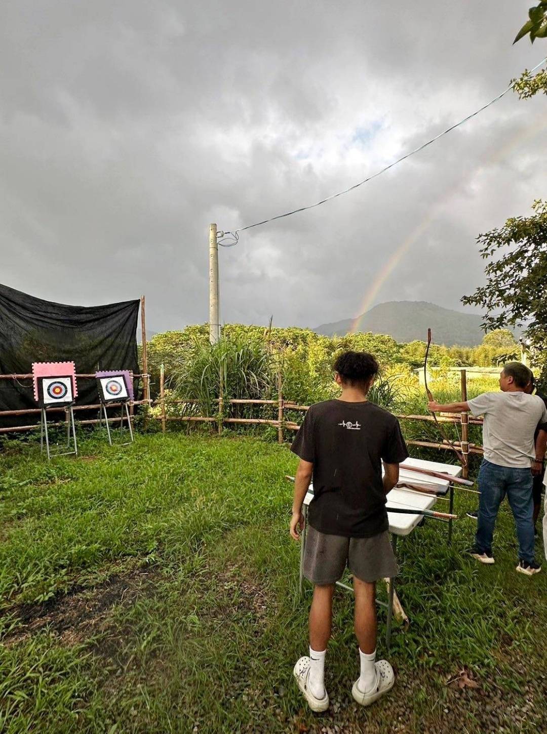 桃園市復興區露營推薦｜溪口台露營渡假園區｜夜宿諾美締露營車，兩側環山風景秀麗，適合各齡層之懶人露營入住心得分享！