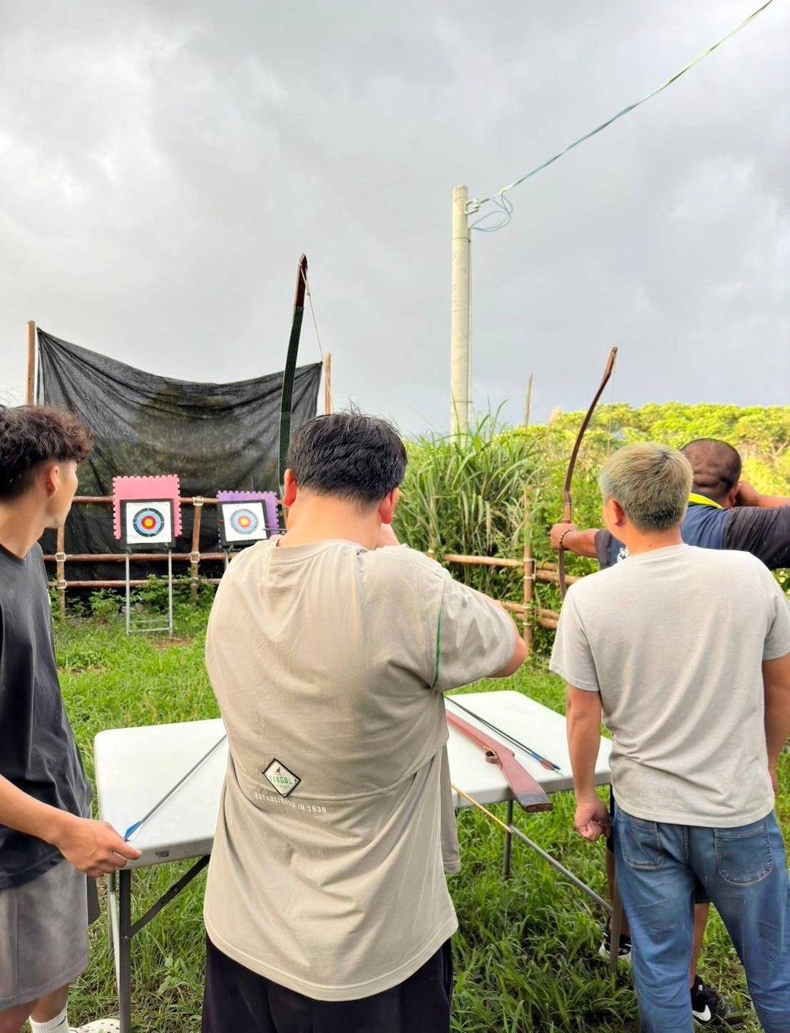 桃園市復興區露營推薦｜溪口台露營渡假園區｜夜宿諾美締露營車，兩側環山風景秀麗，適合各齡層之懶人露營入住心得分享！